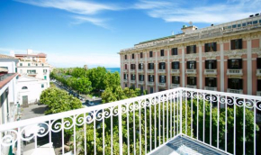 Отель B&B Divina Salerno  Салерно